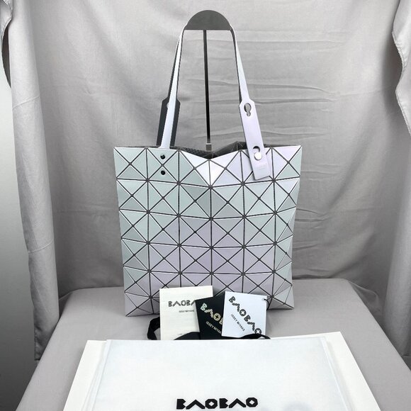 Brand new Issey Miyake two-tone handbag. - Picture 1 of 10